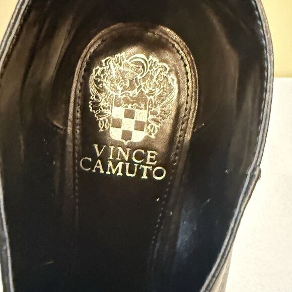 Vince Camuto Small rounded studs trace the dramatic, pointy-toe Boots Size 6.5 - Picture 9 of 10